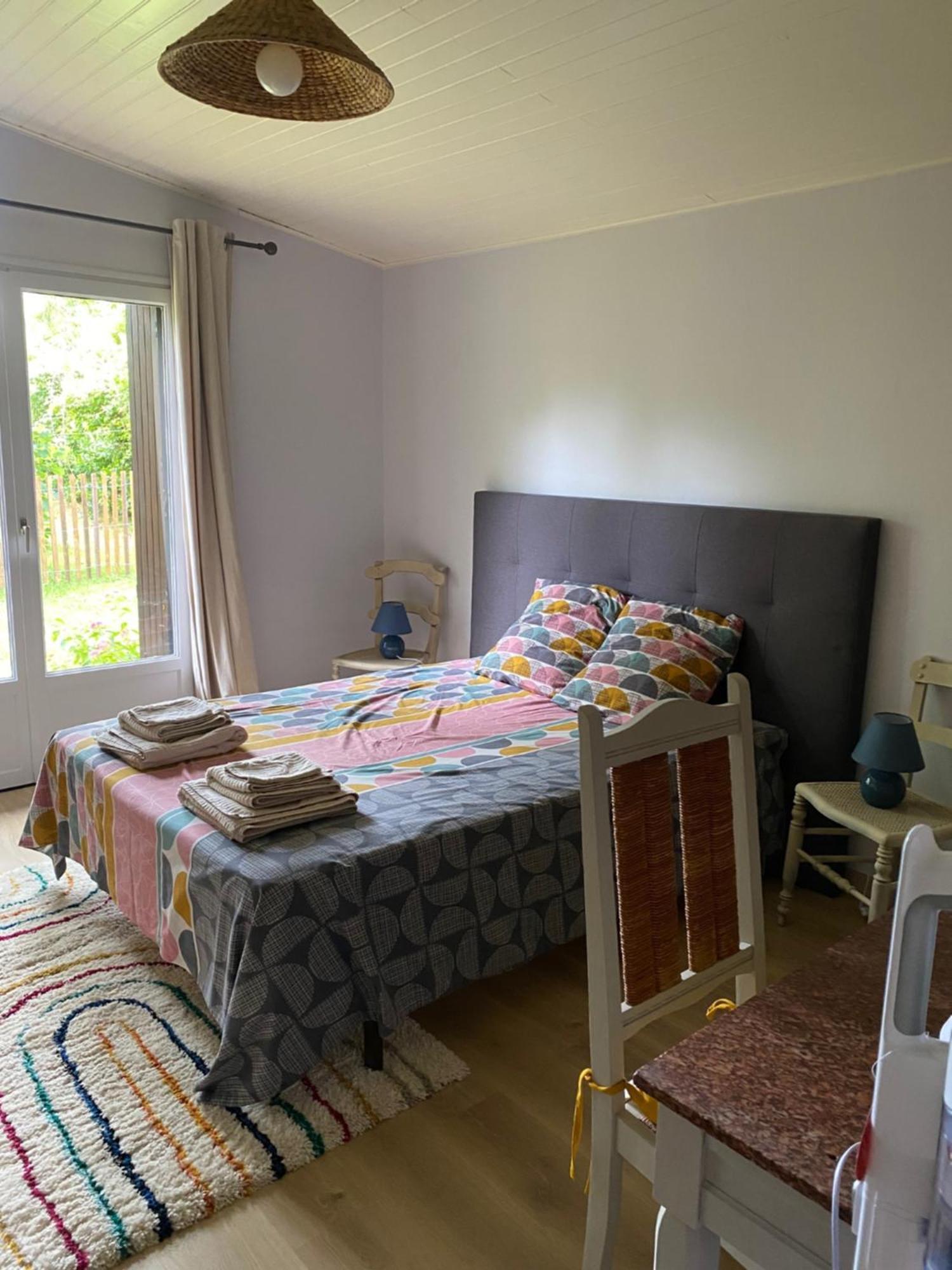 Appartement Avec Jardin Le Porge Bagian luar foto